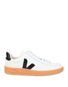 Низкие кеды и кроссовки Veja