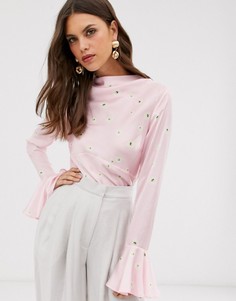 Длинный атласный топ с рукавами клеш и цветочным принтом ASOS DESIGN - Мульти