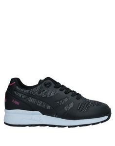 Низкие кеды и кроссовки Diadora