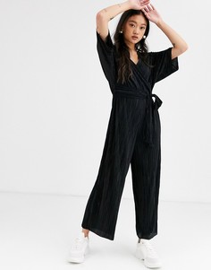 Плиссированный комбинезон с запахом и поясом ASOS DESIGN - Черный