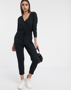 Комбинезон с V-образным вырезом, длинными рукавами и завязкой на талии ASOS DESIGN - Черный