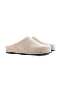 slippers Travelin