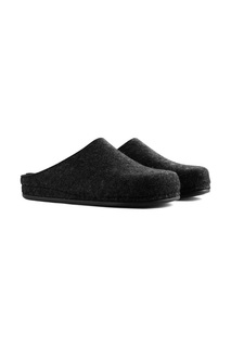 slippers Travelin