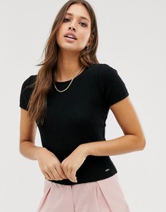 Короткая футболка из вафельного трикотажа Hollister - Черный