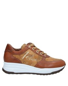 Низкие кеды и кроссовки Alviero Martini 1A Classe