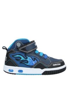 Низкие кеды и кроссовки Geox
