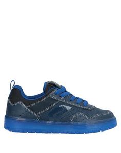 Низкие кеды и кроссовки Geox