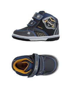 Низкие кеды и кроссовки Geox