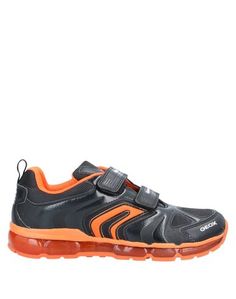 Низкие кеды и кроссовки Geox