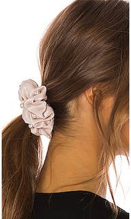 Pearl scrunchie set - 8 Other Reasons