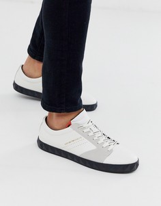 Беловатые кожаные кроссовки с фактурной подошвой Emporio Armani Opatija - Белый