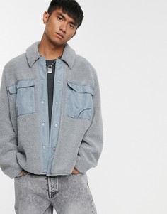 Серая куртка из искусственного меха с карманами ASOS DESIGN - Серый