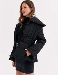 Черная дутая куртка с присборенным поясом ASOS DESIGN - Черный
