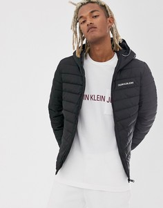 Черная дутая куртка с капюшоном и маленьким логотипом Calvin Klein Jeans - Черный