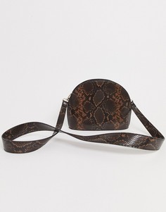 Полукруглая сумка с рисунком змеиной кожи ASOS DESIGN - Коричневый