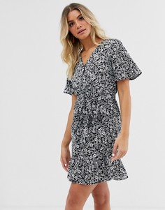 Черное платье мини с запахом и цветочным принтом New Look - Черный