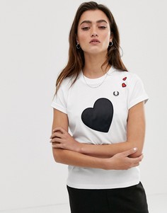 Футболка с сердцем Fred Perry x Amy Winehouse foundation - Белый