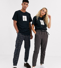 Черная футболка с цветочной нашивкой Reclaimed Vintage Unisex - Черный