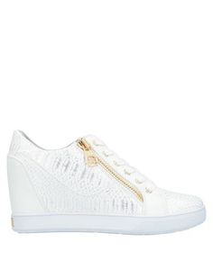 Высокие кеды и кроссовки Guess