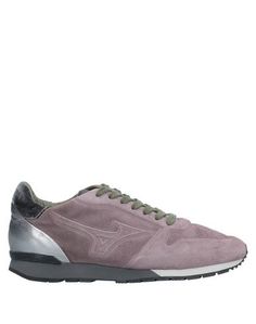 Низкие кеды и кроссовки Mizuno