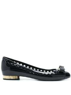 Salvatore Ferragamo резиновые балетки с бантом