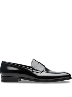 Prada классические блестящие лоферы