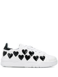 Chiara Ferragni hearts low-top sneakers