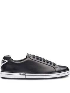 Prada кроссовки на шнуровке