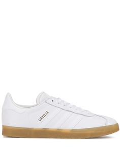 Adidas кроссовки на шнуровке