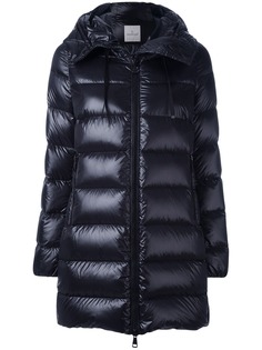 Moncler удлиненный стеганый пуховик Suyen