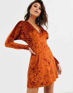 Бархатное платье мини с длинными рукавами и глубоким вырезом ASOS DESIGN - Красный