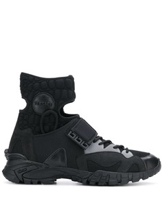 Versace кроссовки с вырезными деталями