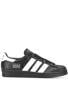 Adidas кроссовки на шнуровке