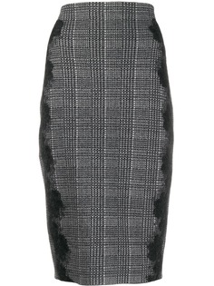D.Exterior floral embroidered skirt