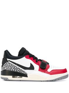 Nike кроссовки с логотипом
