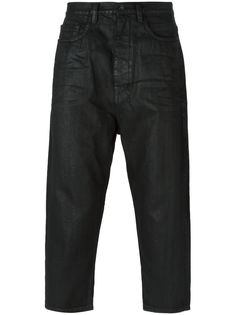Rick Owens DRKSHDW укороченные вощеные джинсы