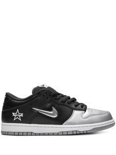 Nike SB Dunk Low sneakers