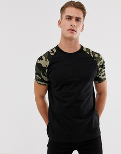 Черная футболка с камуфляжным принтом на рукавах реглан Bershka - Зеленый