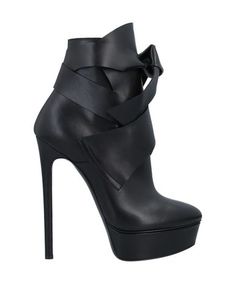 Полусапоги и высокие ботинки Casadei