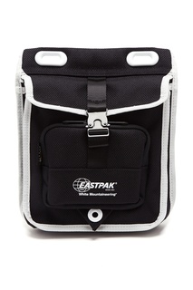 Черная сумка-кроссбоди с отделкой Eastpak
