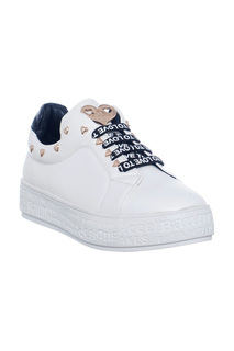gumshoes Gai Mattiolo