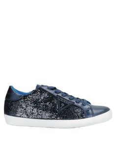 Низкие кеды и кроссовки Guess