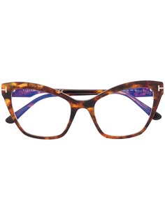 Tom Ford Eyewear очки в оправе кошачий глаз черепаховой расцветки