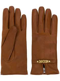 Moschino logo plaque gloves