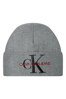 Серая шапка с логотипом Calvin Klein