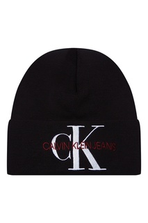 Черная шапка с вышивкой Calvin Klein