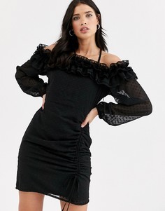 Платье мини с открытыми плечами и оборкой Fashion Union