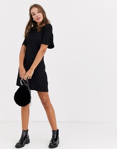 Красное платье мини в горошек с короткими рукавами и завязкой на талии New Look