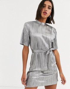 Серебристое платье-футболка с поясом Bershka