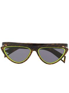 Fendi Eyewear солнцезащитные очки в оправе кошачий глаз с логотипом
